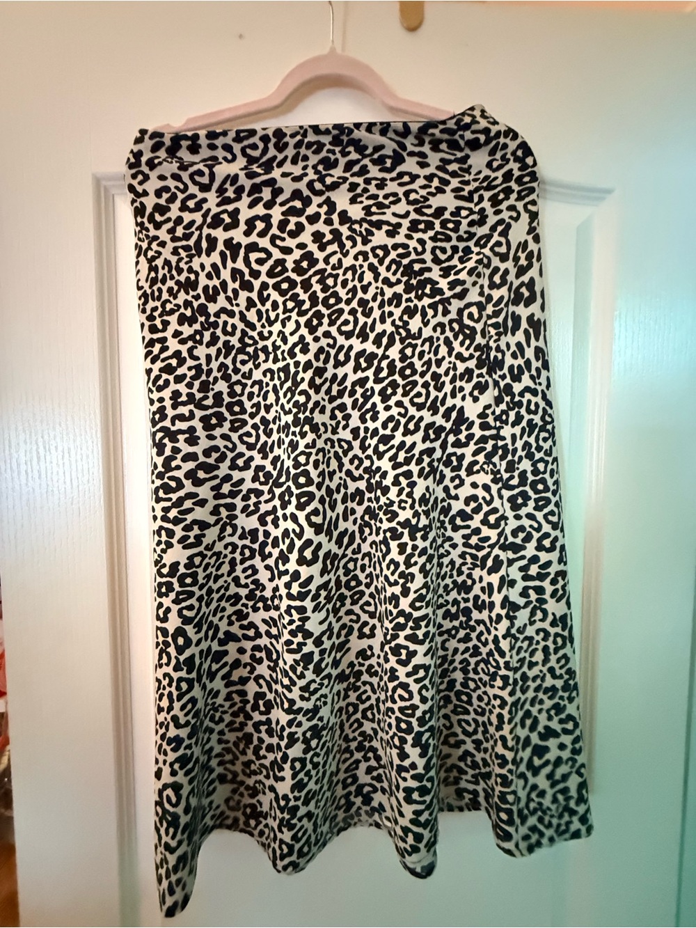 LOFT XS Black Ivory Leopard Animal Print Flowy Midi Skirt